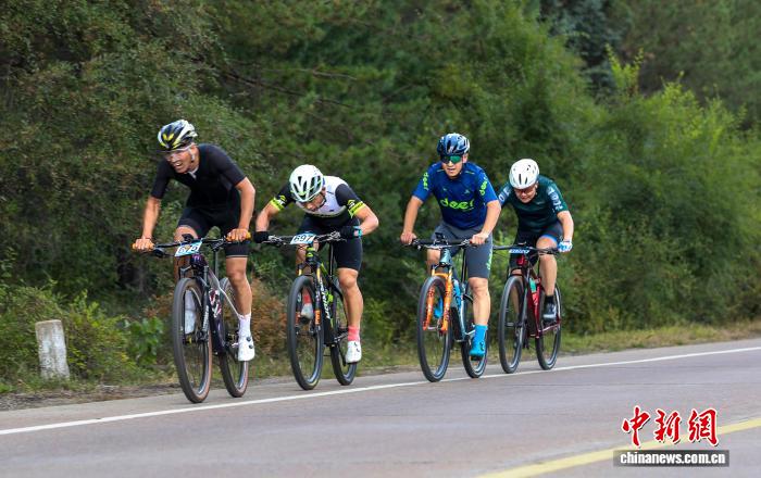 千人共赴山地赛道 碾子山自行车赛点燃运动热情