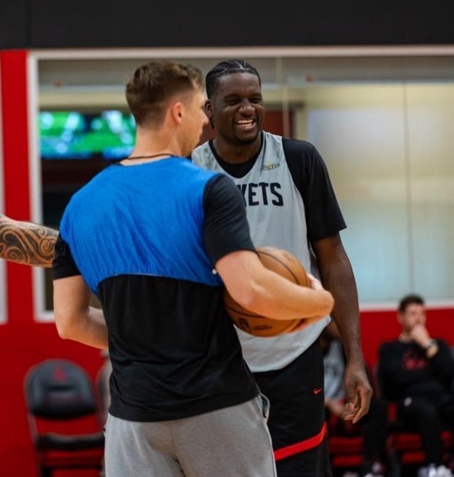 火箭两连败送湖人7连胜 申京独木难支卡佩拉遭弃