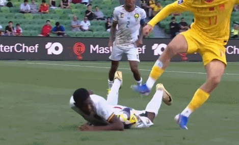 拜合拉木两战造3红4黄成国足战术核心