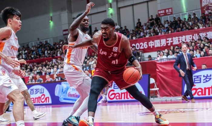 CBA常规赛第35轮：上海男篮十六连胜领跑 浙江男
