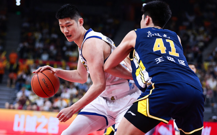 CBA常规赛第35轮：上海男篮十六连胜领跑 浙江男