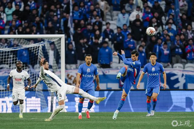 2026赛季首场上海德比打响 特谢拉复出助申花冲击